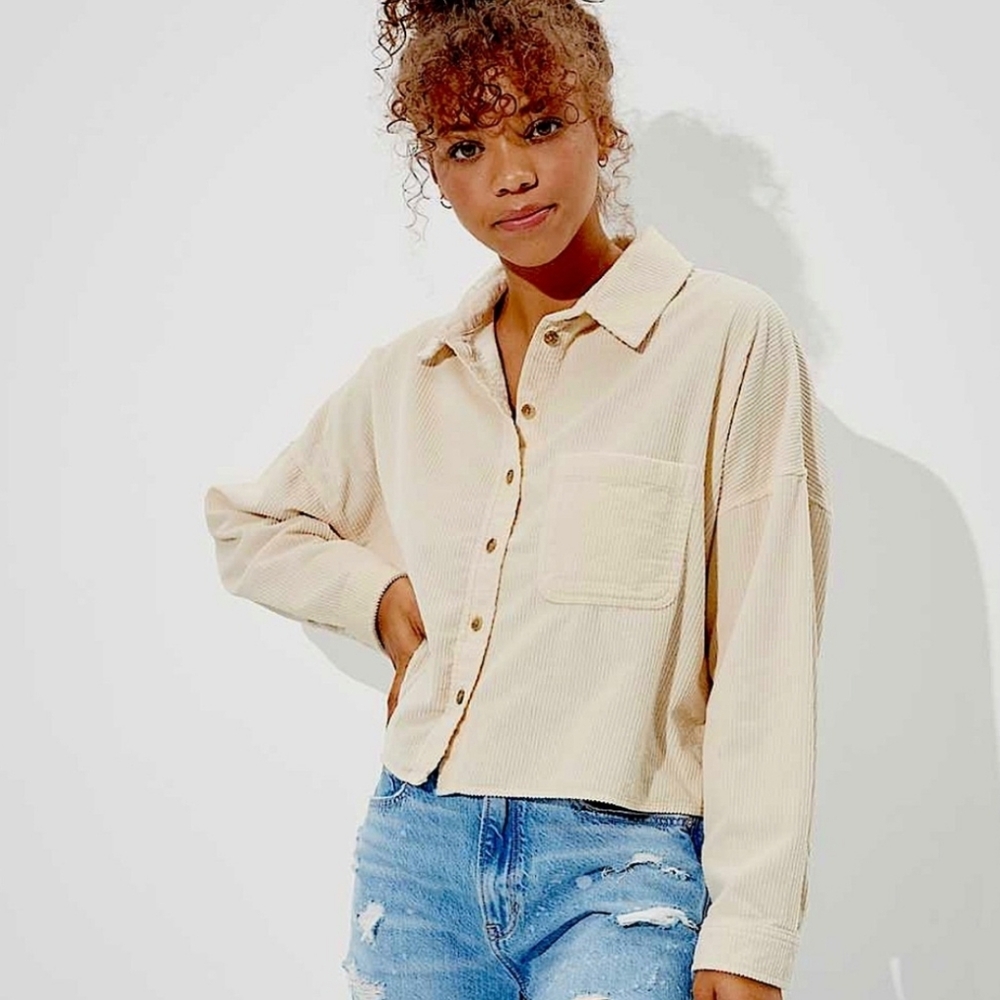American Eagle Cropped Women's Cream Corduroy Shirt